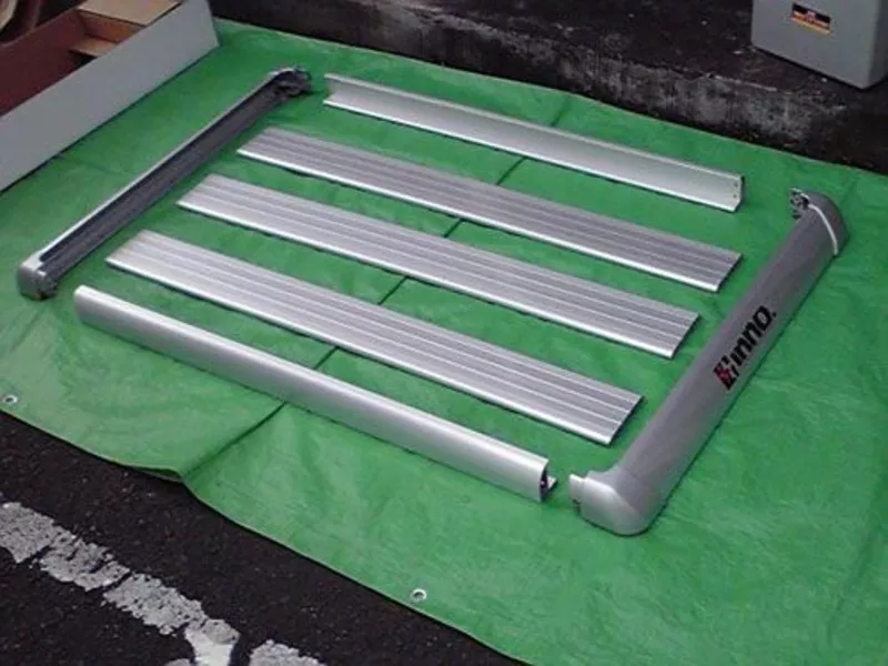 Алюминиевую корзину-багажник INNO (ИННО,  Япония) на крышу автомобиля 7