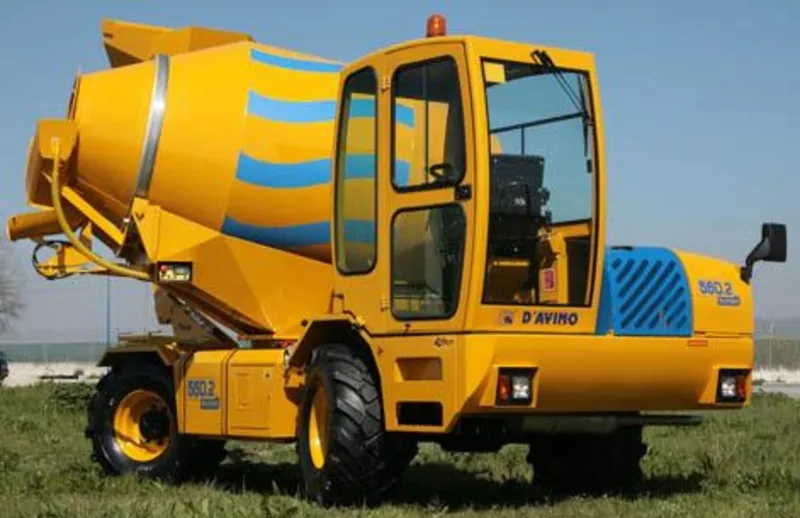 САМОЗАГРУЖАЮЩИЙСЯ БЕТОННОСМЕСТИТЕЛЬ DAVINO RUNNER 560.2 