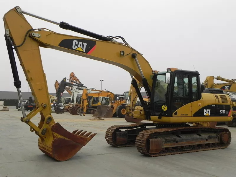 Гусеничный экскаватор Caterpillar 323 DLN