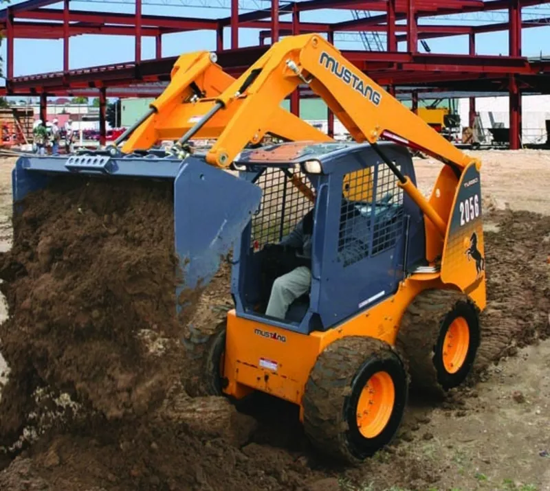 Минипогрузчик MUSTANG 2700V  Двигатель YANMAR (Япония)