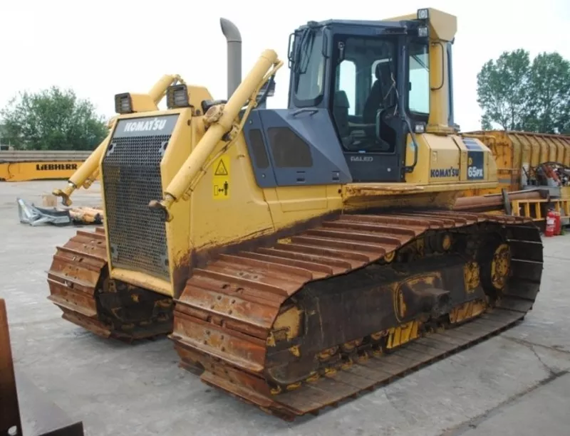 KOMATSU D65 PX-15 — бульдозер