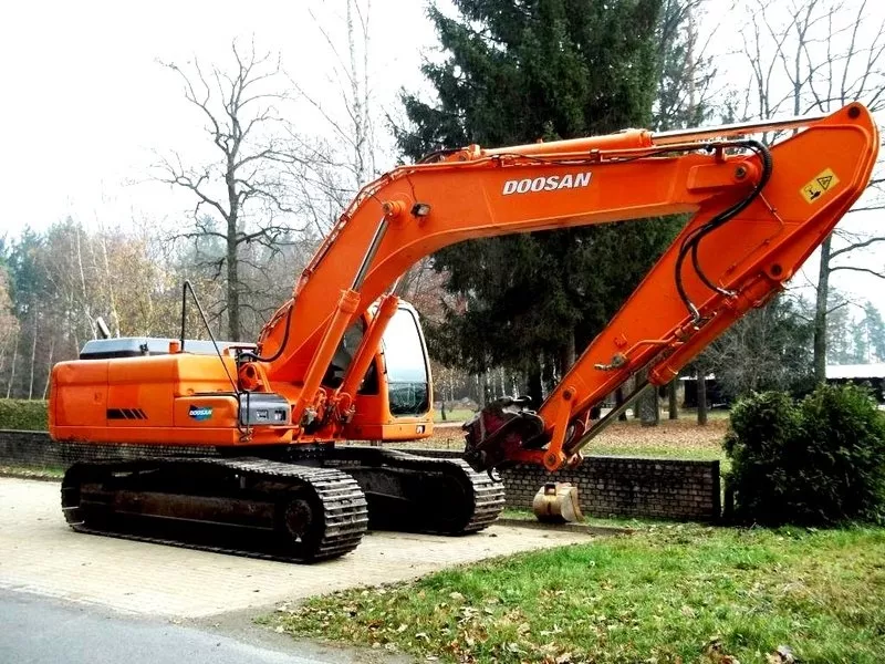 Doosan DX300LC- гусеничный экскаватор