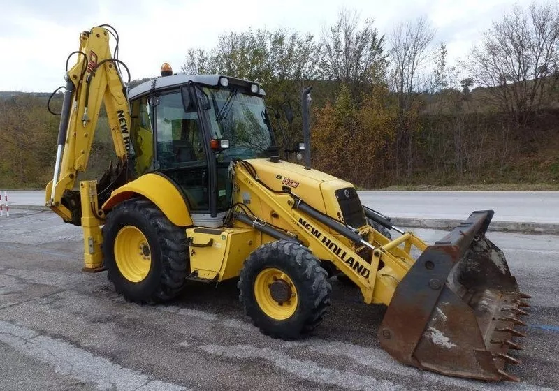 New Holland B110 — экскаватор-погрузчик