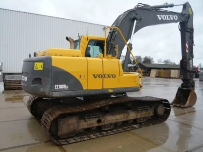 Volvo EC180BLC- гусеничный экскаватор