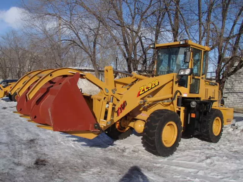 Фронтальный погрузчик LUYU ZL928 ковш 1 м3 лесозахват 2