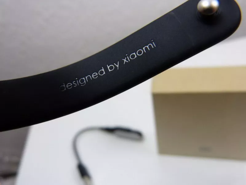 Xiaomi Mi Band - умный будильник,  шагомер,  фазы сна,  контроль звонков. 4