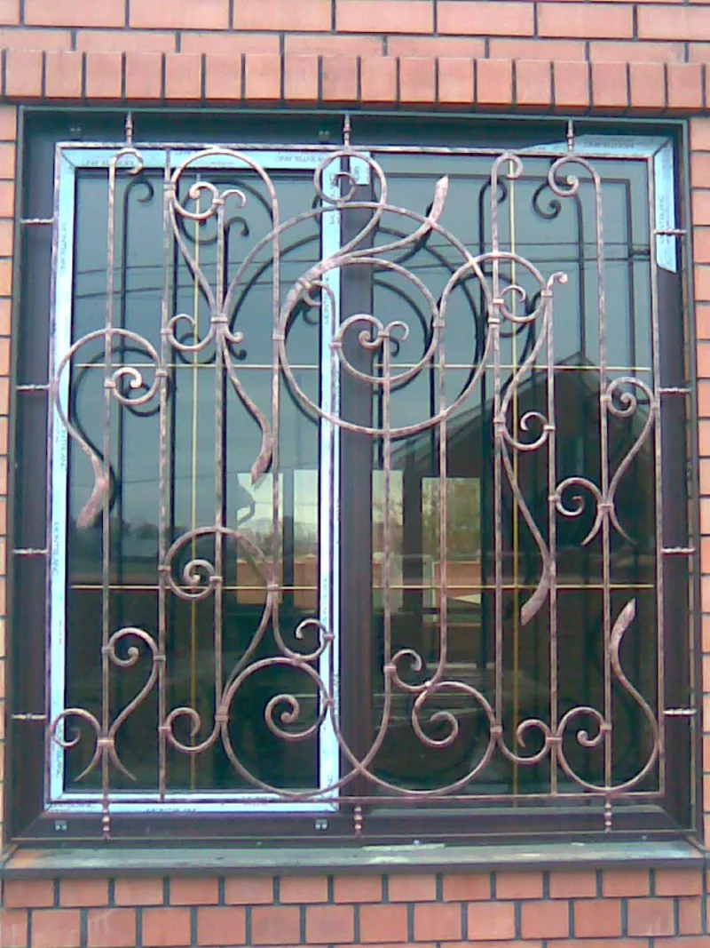 Решетки металлические на окна,  балкон